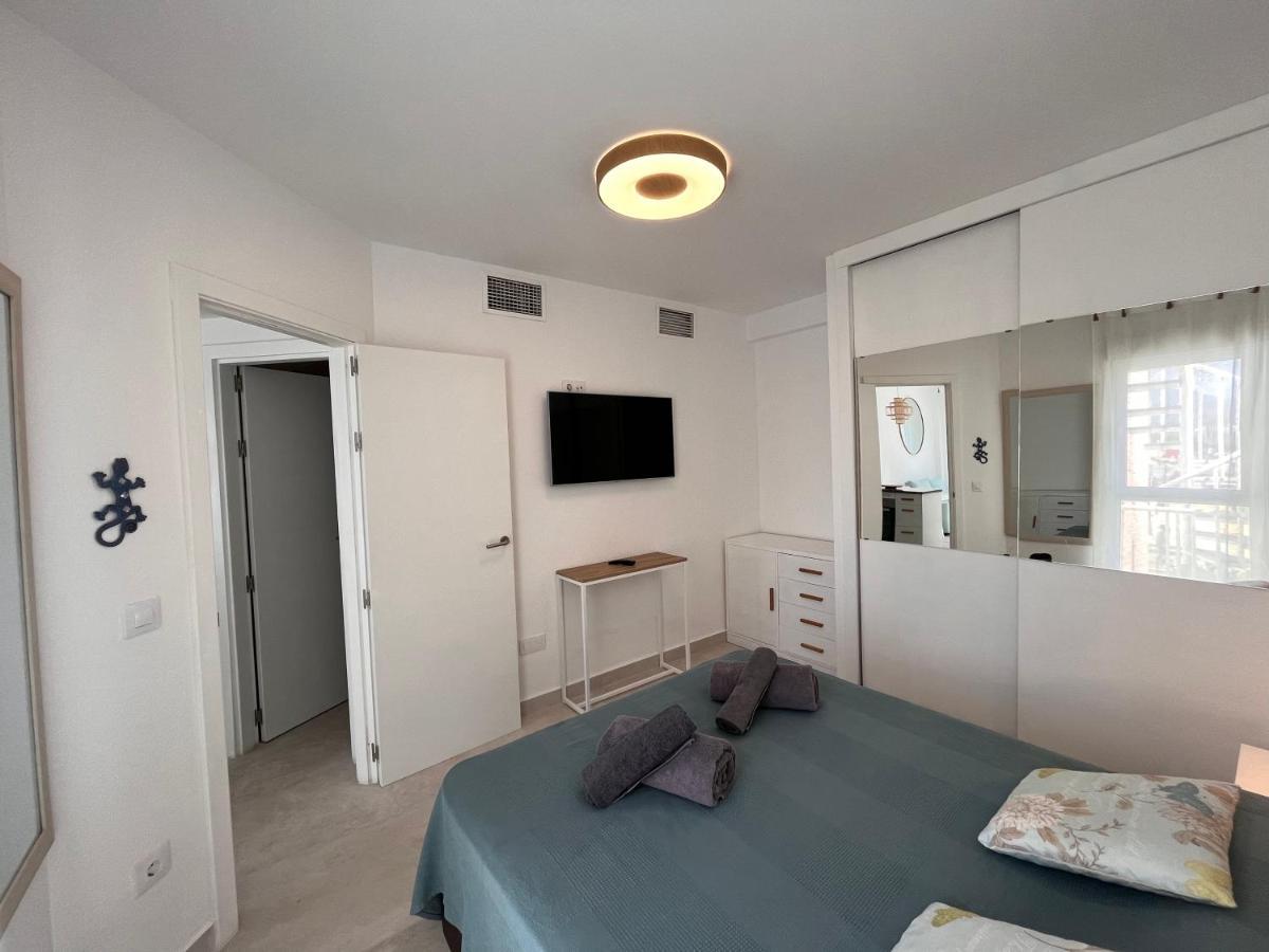 Atico Helena Con Solarium Y Jacuzzi Privado En Laguna Beach Vera Esterno foto