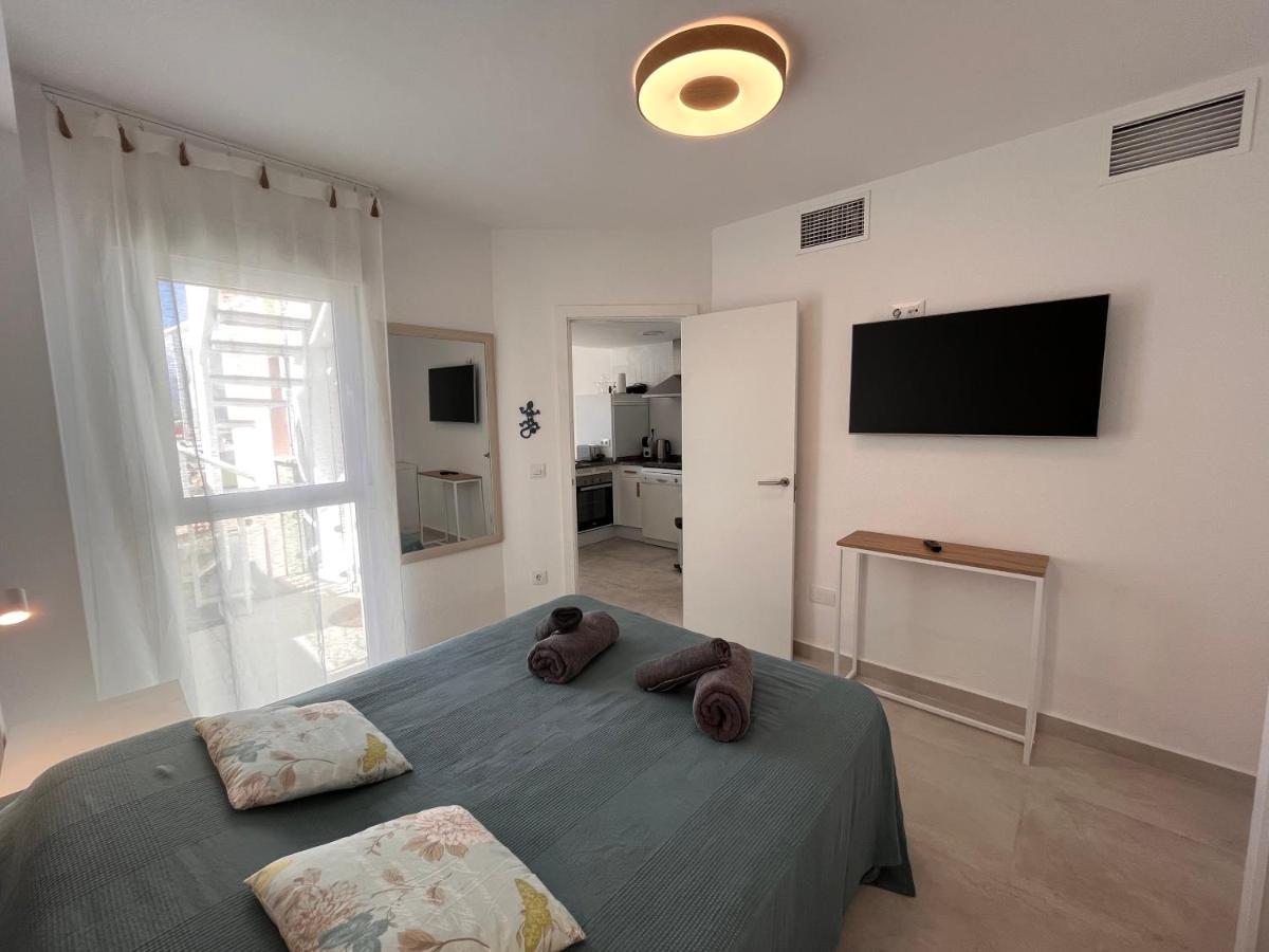 Atico Helena Con Solarium Y Jacuzzi Privado En Laguna Beach Vera Esterno foto